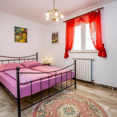 Ližnjan Apartment Carolina מראה חיצוני תמונה