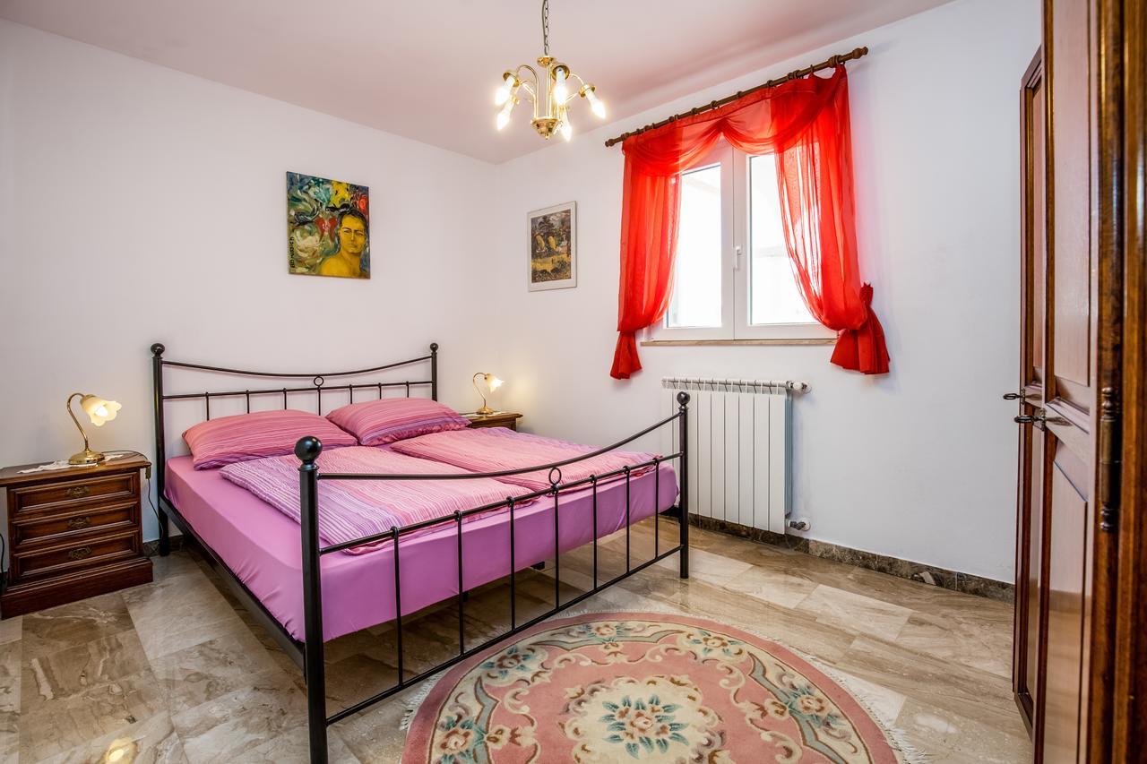 Ližnjan Apartment Carolina מראה חיצוני תמונה