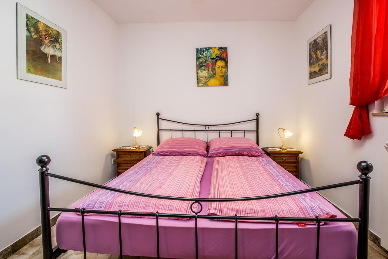 Ližnjan Apartment Carolina מראה חיצוני תמונה