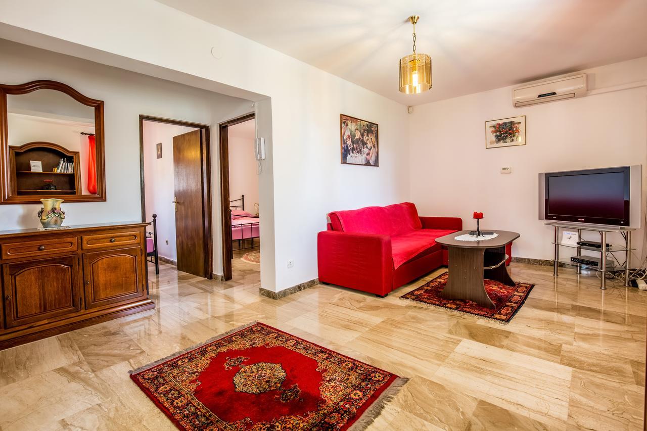 Ližnjan Apartment Carolina מראה חיצוני תמונה