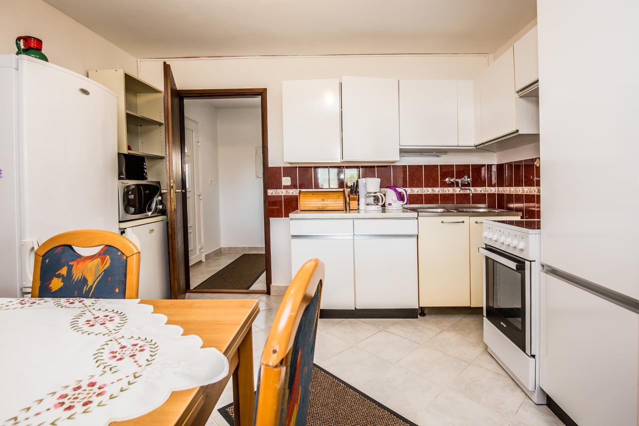 Ližnjan Apartment Carolina מראה חיצוני תמונה