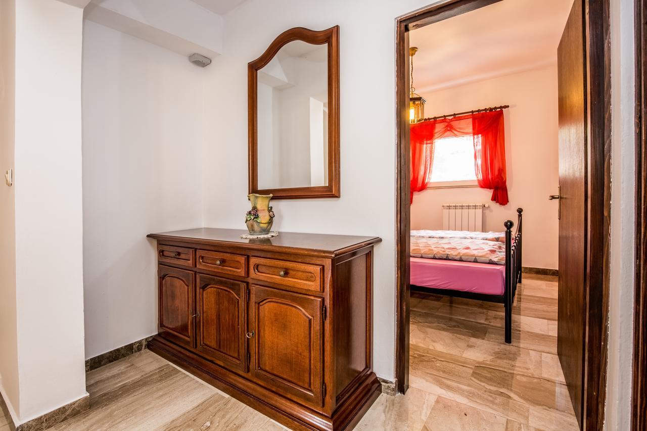 Ližnjan Apartment Carolina מראה חיצוני תמונה