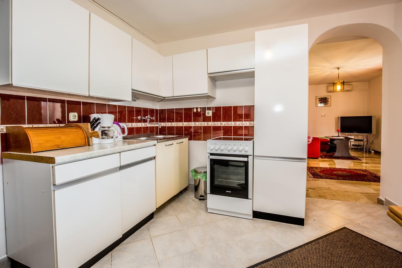 Ližnjan Apartment Carolina מראה חיצוני תמונה