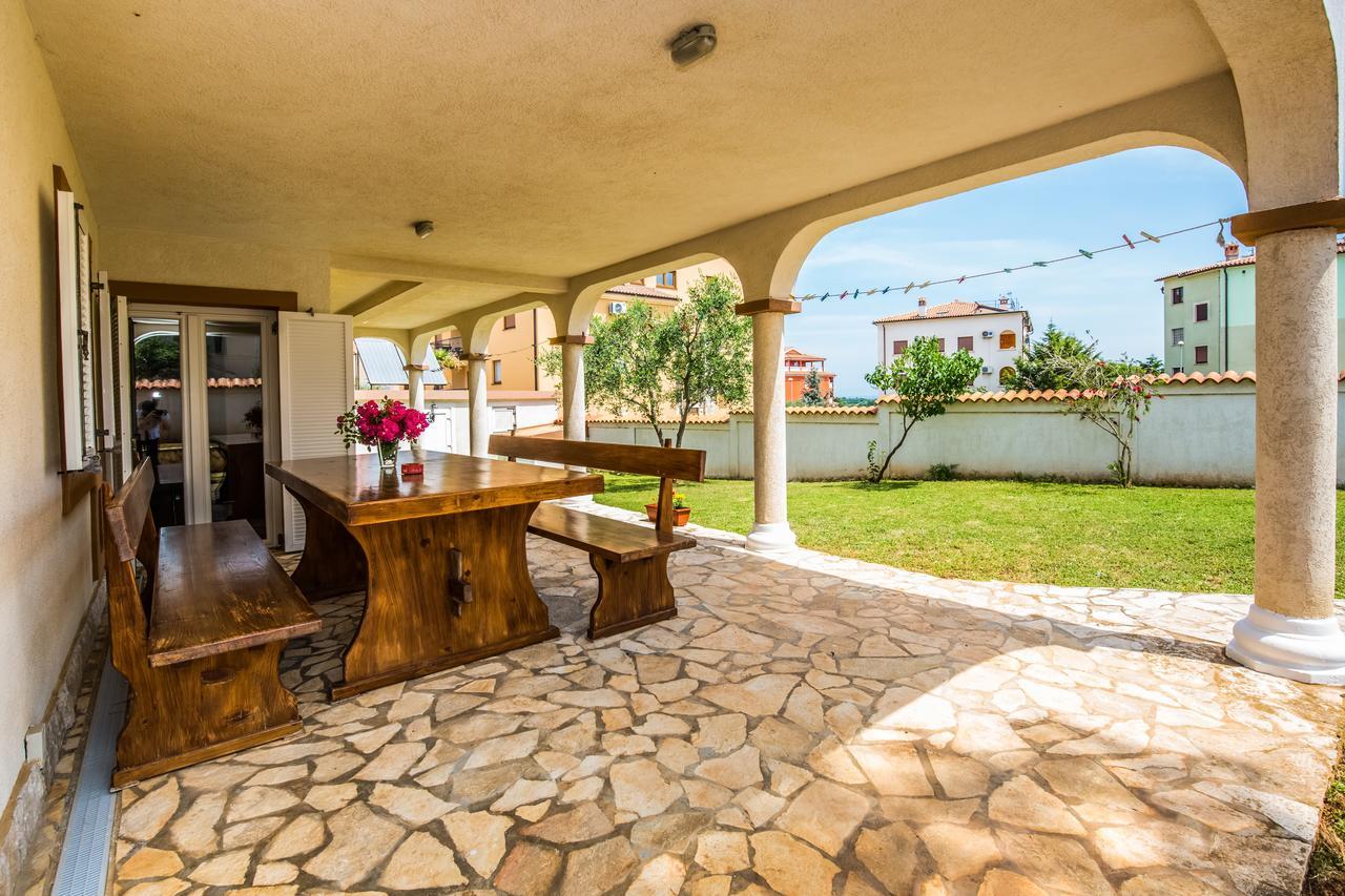 Ližnjan Apartment Carolina מראה חיצוני תמונה